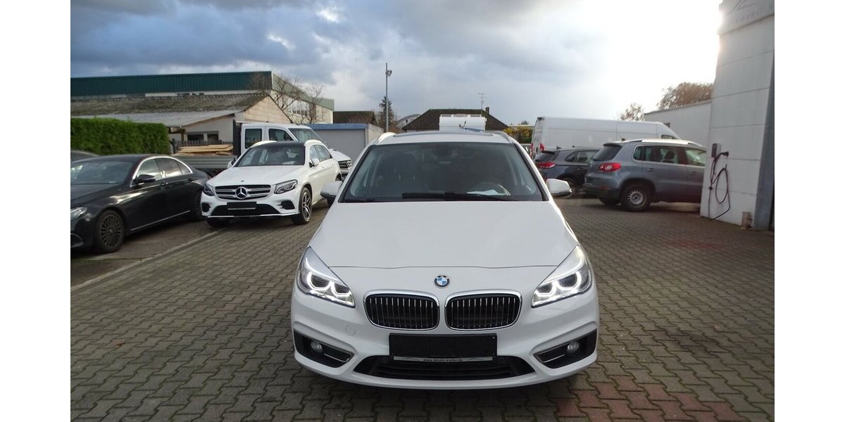 BMW 218 Active Tourer d Panoramadach, Leder, LED Schei 114.982 km 14.990 &euro; Rodgau 63110