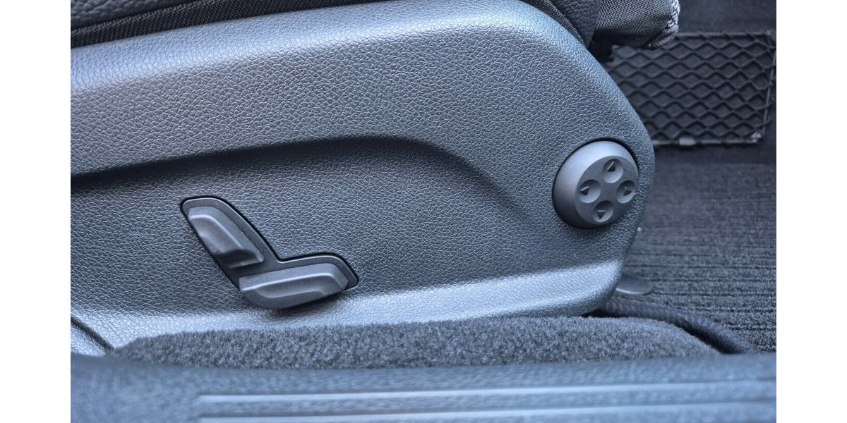 Mercedes-Benz E 400 d T 4M Standheizung, Rückfahrkamera, AHK, Co 200.000 km 19.490 &euro; Rodgau 63110