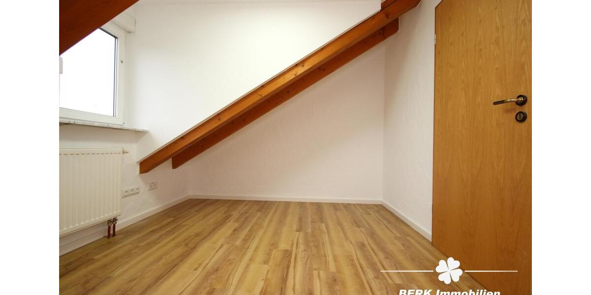 Dachgeschoßwohnung Röllbach - 3 Zimmer, 72 m&sup2;, 936&euro; | Angebot:23804446