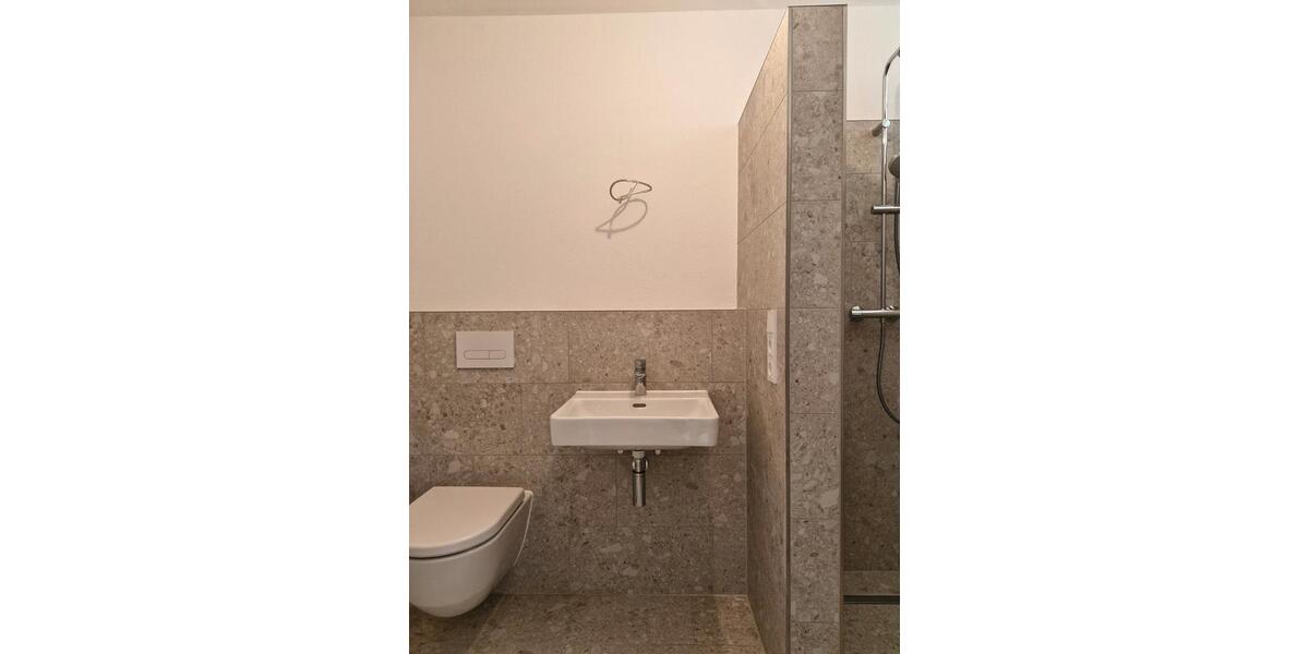 Dachgeschoßwohnung Erlenbach am Main - 3.5 Zimmer, 90 m&sup2;, 1.200&euro; | Angebot:26322552