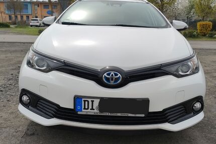 Toyota Auris Touring Sports 94.000 km 16.500 &euro; Babenhausen 64832