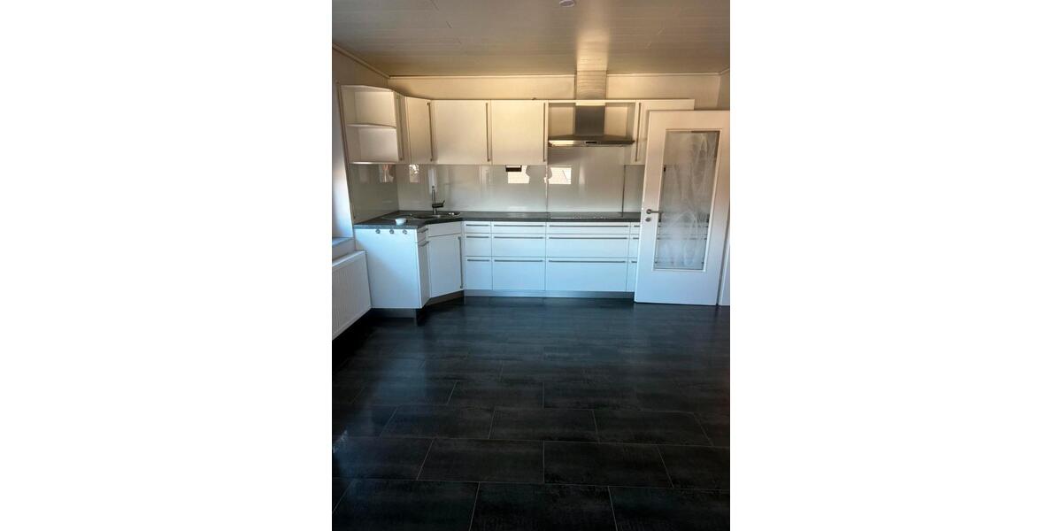 Etagenwohnung Gründau - 3 Zimmer, 100 m&sup2;, 1.350&euro; | Angebot:25827332