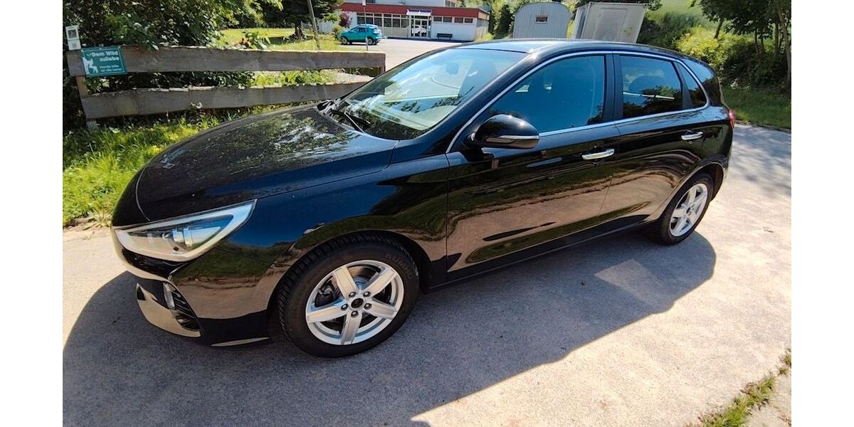 Hyundai i30 126.000 km 10.000 &euro; Höchst 64739