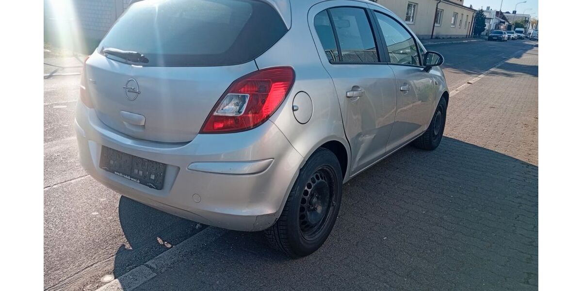 Opel Corsa 218.500 km 1.350 &euro; Hanau 63452