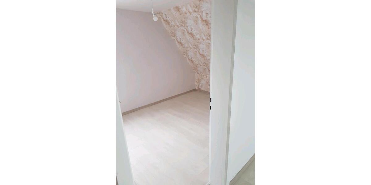 Dachgeschoßwohnung Geiselbach - 2 Zimmer, 46 m&sup2;, 539&euro; | Angebot:25451223