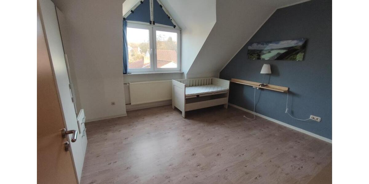 Dachgeschoßwohnung Schöllkrippen - 3 Zimmer, 80 m&sup2;, 840&euro; | Angebot:24379475