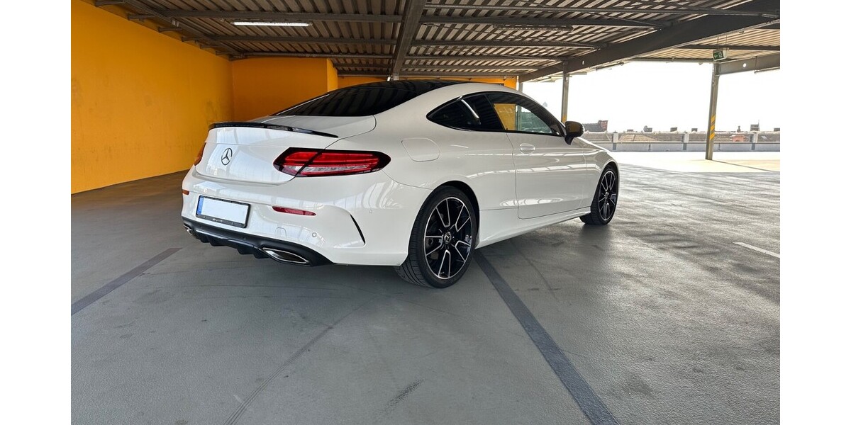 Mercedes-Benz c300 124.000 km 30.000 &euro; Goldbach 63773