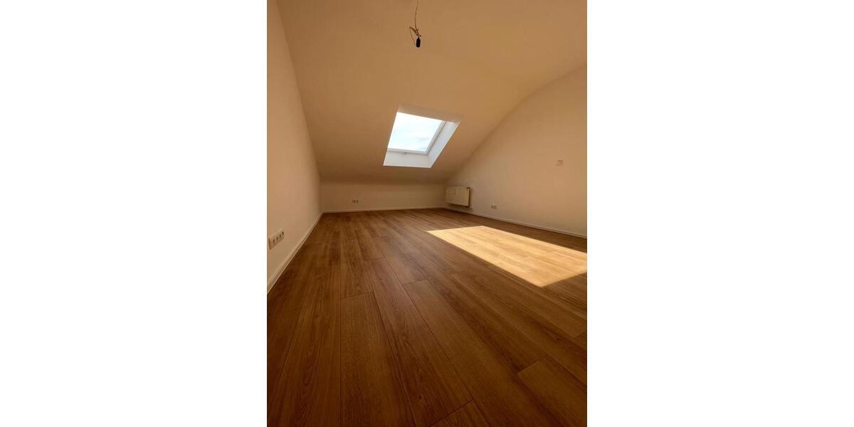 Dachgeschoßwohnung Maintal - 3 Zimmer, 63 m&sup2;, 259.000&euro; | Angebot:27110802