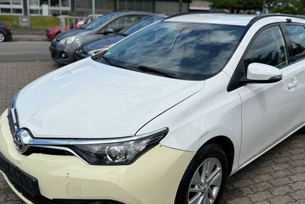 Toyota Auris 310.653 km 6.299 &euro; Hanau 63452