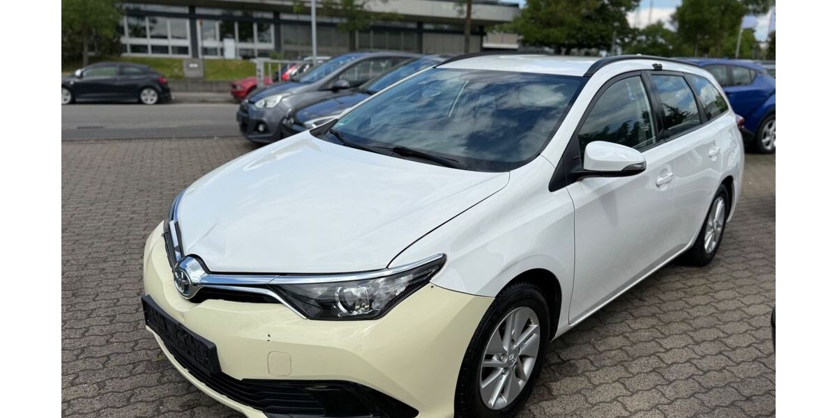 Toyota Auris 310.653 km 6.299 &euro; Hanau 63452