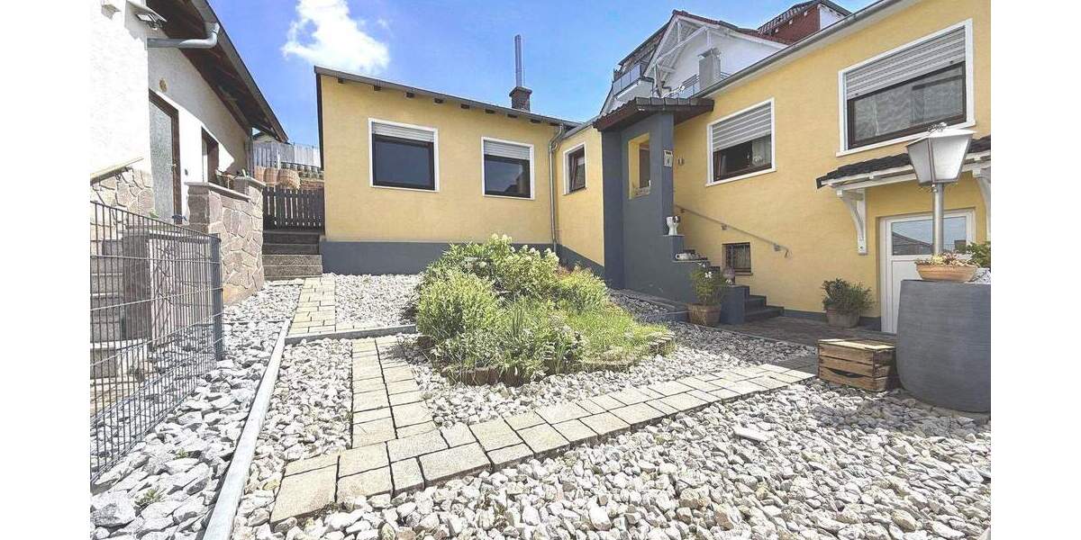 Einfamilienhaus Ronneburg Hüttengesäß - 3 Zimmer, 105 m&sup2;, 329.000&euro; | Angebot:25778722