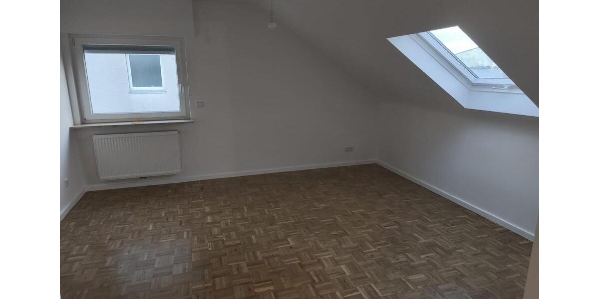 Etagenwohnung Mühlheim am Main - 3.5 Zimmer, 87 m&sup2;, 1.200&euro; | Angebot:25956838