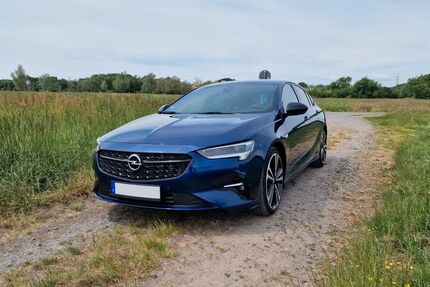 Opel Insignia 49.800 km 21.900 &euro; Hanau 63454