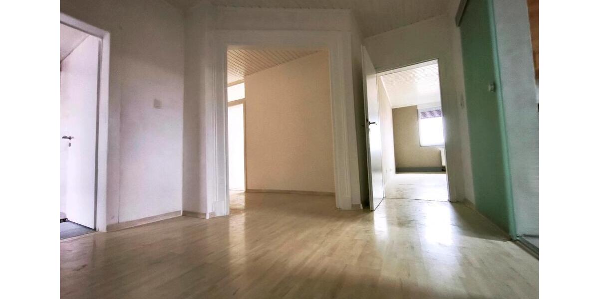 Etagenwohnung Babenhausen - 5 Zimmer, 145 m&sup2;, 1.500&euro; | Angebot:25964054