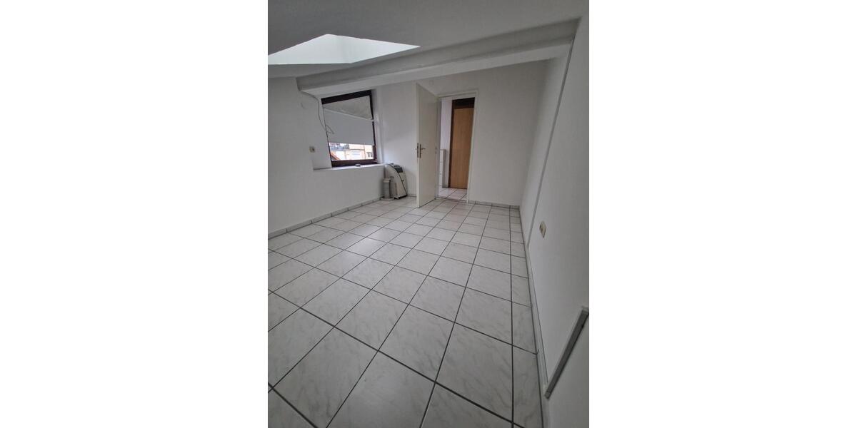 Dachgeschoßwohnung Lützelbach - 4 Zimmer, 84 m&sup2;, 720&euro; | Angebot:25563654