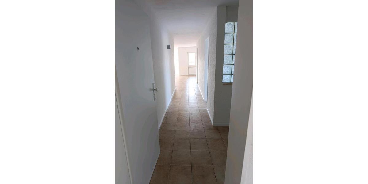 Dachgeschoßwohnung Rodenbach - 1 Zimmer, 60 m&sup2;, 750&euro; | Angebot:26004094