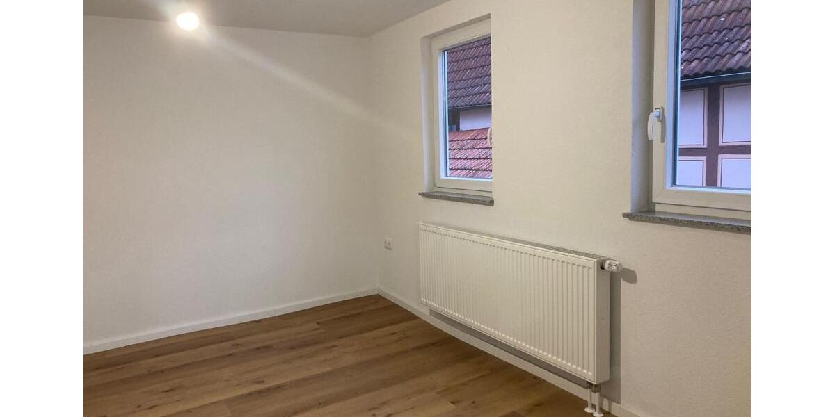 Doppelhaushälfte Röllbach - 4 Zimmer, 110 m&sup2;, 275.000&euro; | Angebot:25298260