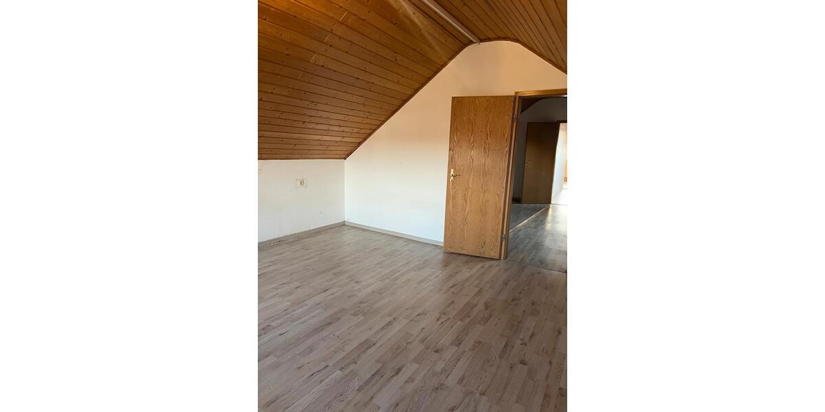 Dachgeschoßwohnung Karlstein am Main - 3 Zimmer, 120 m&sup2;, 850&euro; | Angebot:26291891