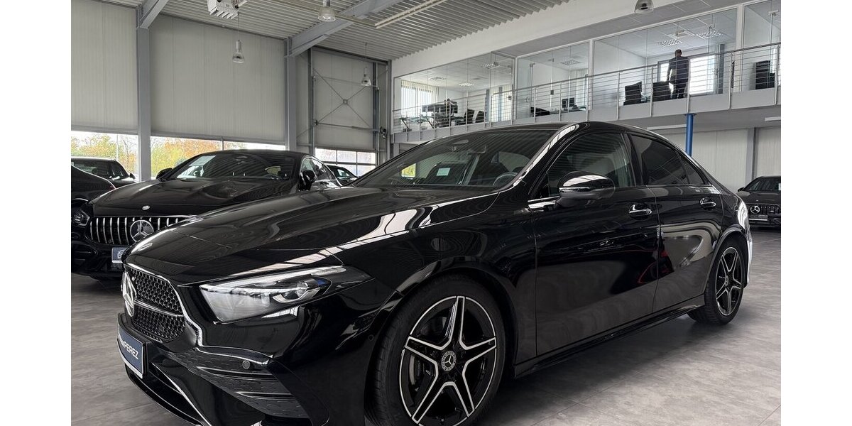 Mercedes-Benz A 200 Limousine AMG DISTRONIC-AHK-PANORAMA-360°! 14.350 km 35.769 &euro; Groß-Umstadt 64823