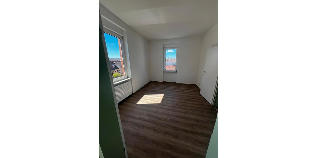 Einfamilienhaus Münster (Hessen) - 10 Zimmer, 195 m&sup2;, 2.175&euro; | Angebot:21530701