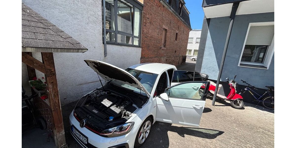 VW Golf 103.000 km 18.999 &euro; Höchst 64739