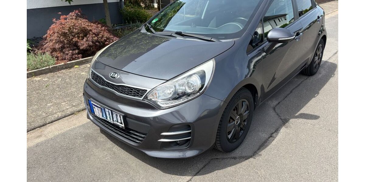 Kia Rio 91.000 km 6.299 &euro; Babenhausen 64832