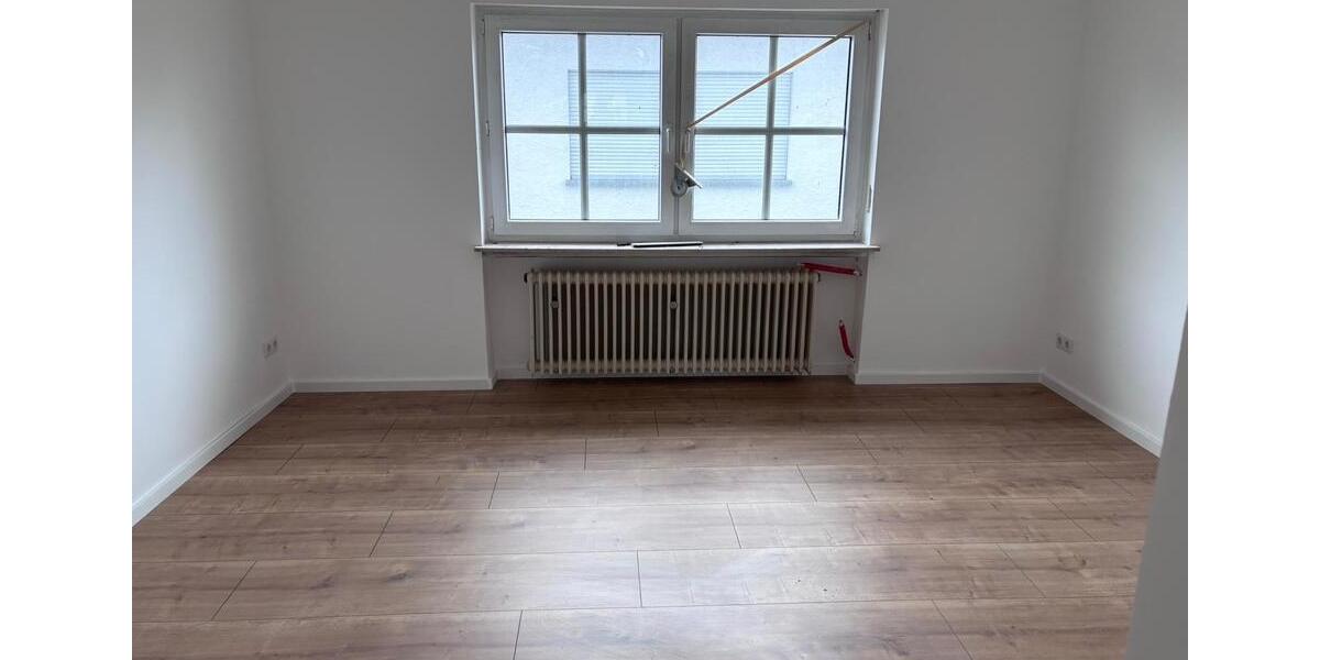 Etagenwohnung Großkrotzenburg - 4 Zimmer, 100 m&sup2;, 1.400&euro; | Angebot:26287933