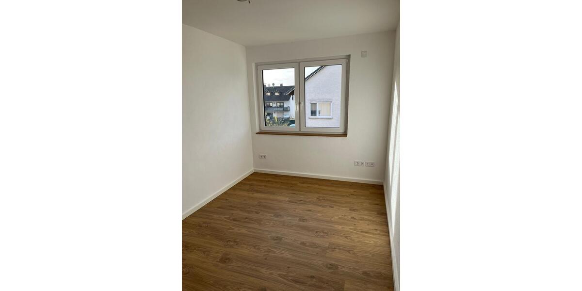 Etagenwohnung Kleinwallstadt - 3 Zimmer, 85 m&sup2;, 850&euro; | Angebot:26040559