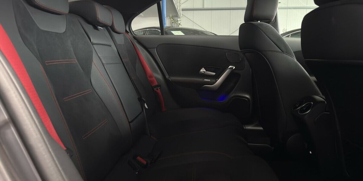 Mercedes-Benz A 35 AMG 4M Limousine AERODYNAMIC-FAHRASSIST-360 21.415 km 49.889 &euro; Groß-Umstadt 64823