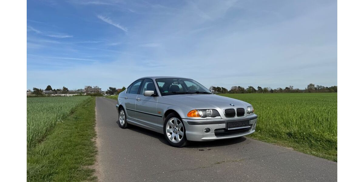 BMW 323 132.000 km 7.999 &euro; Babenhausen 64832