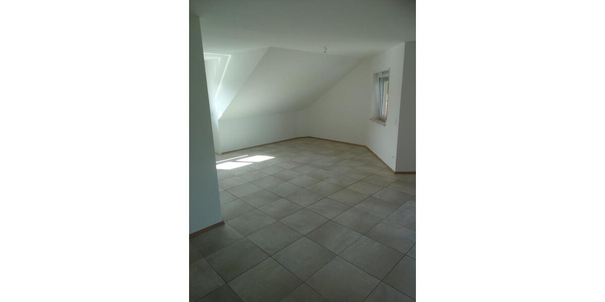 Etagenwohnung Großostheim - 4 Zimmer, 120 m&sup2;, 1.200&euro; | Angebot:24351821