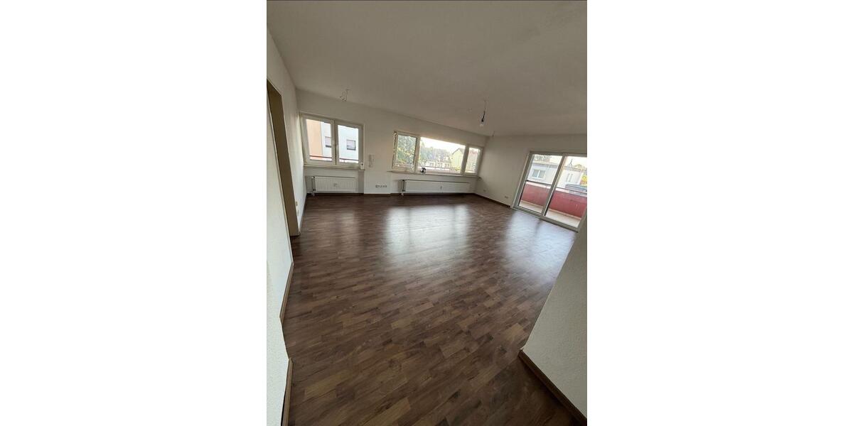 Etagenwohnung Hanau Großauheim - 2 Zimmer, 85 m&sup2;, 1.150&euro; | Angebot:25891841