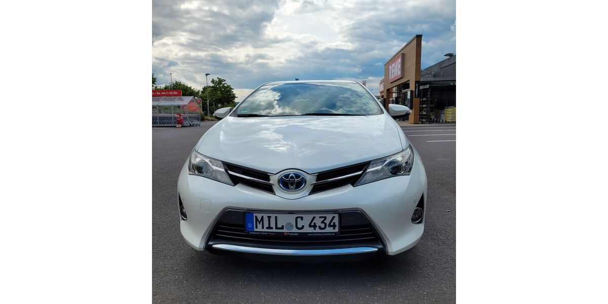 Toyota Auris 137.000 km 12.000 &euro; Sulzbach 63834