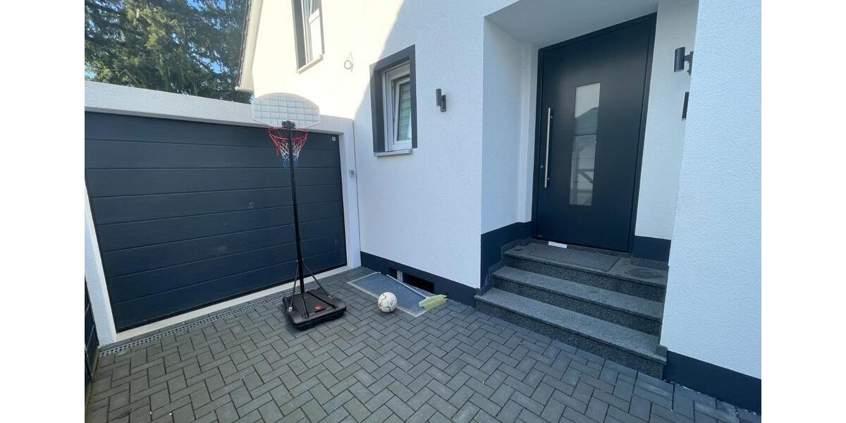 Doppelhaushälfte Hanau Lamboy - 6 Zimmer, 160 m&sup2;, 2.200&euro; | Angebot:25750507