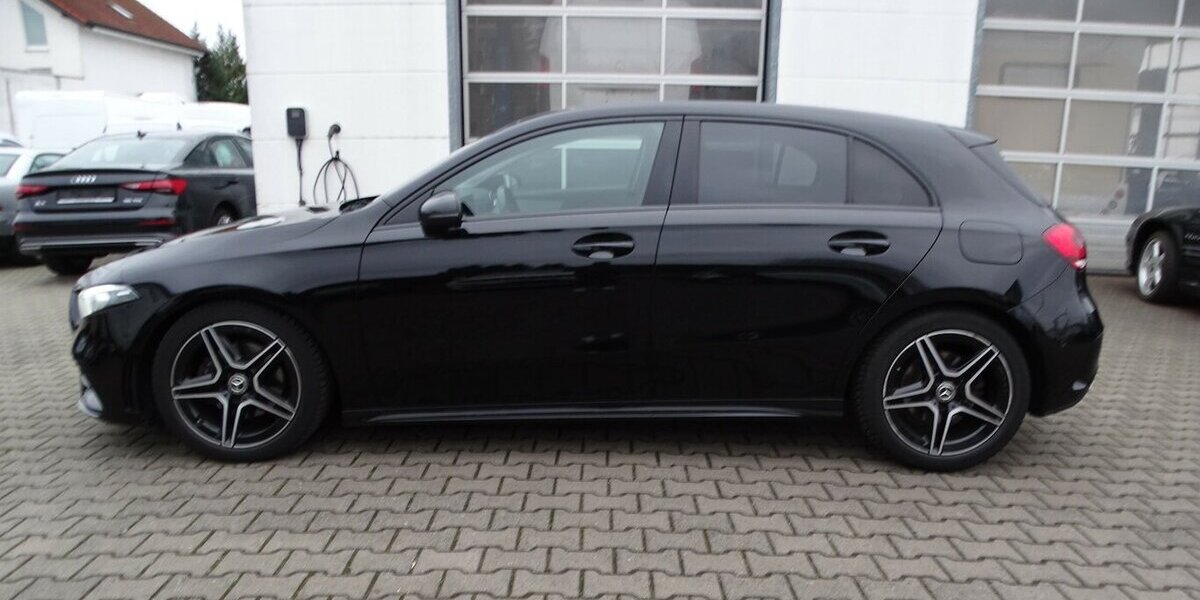 Mercedes-Benz A 200 AMG Line, Standheizung, Leder, Rückfahrkamer 145.252 km 17.990 &euro; Rodgau 63110