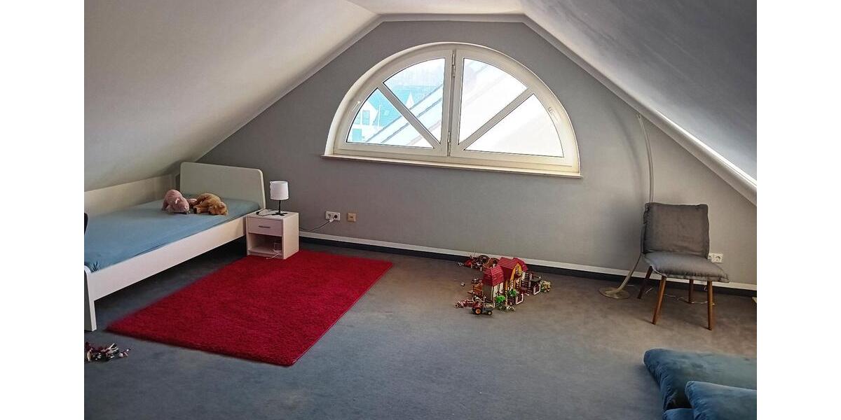 Dachgeschoßwohnung Großostheim - 3 Zimmer, 81 m&sup2;, 1.050&euro; | Angebot:25539722