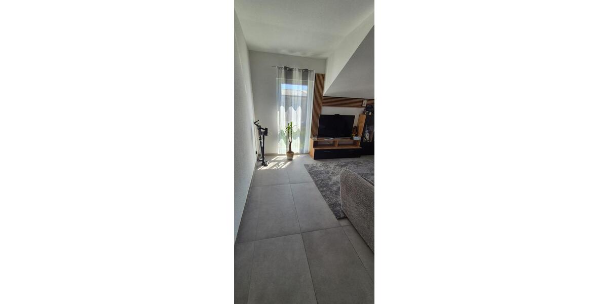 Dachgeschoßwohnung Erlenbach am Main - 5 Zimmer, 139 m&sup2;, 1.900&euro; | Angebot:26424663