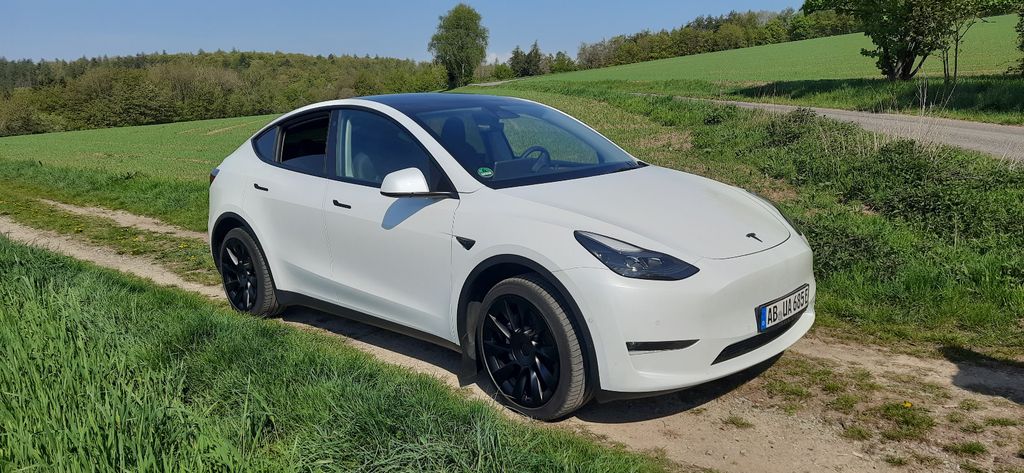Tesla Model Y 49.250 km 33.990 &euro; Laufach 63846