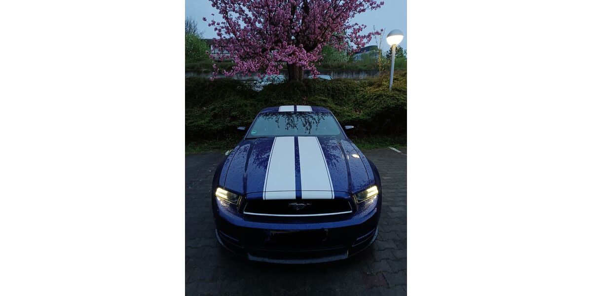 Ford Mustang 111.000 km 17.500 &euro; Faulbach 97906