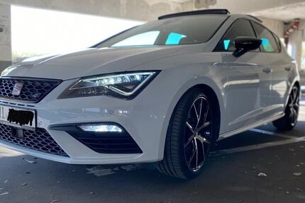 Seat Leon 130.000 km 19.800 &euro; Babenhausen 64832