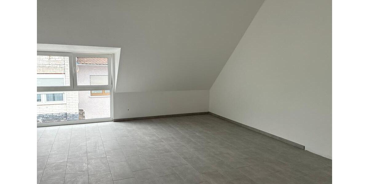 Dachgeschoßwohnung Erlensee - 3 Zimmer, 88 m&sup2;, 1.650&euro; | Angebot:26248546