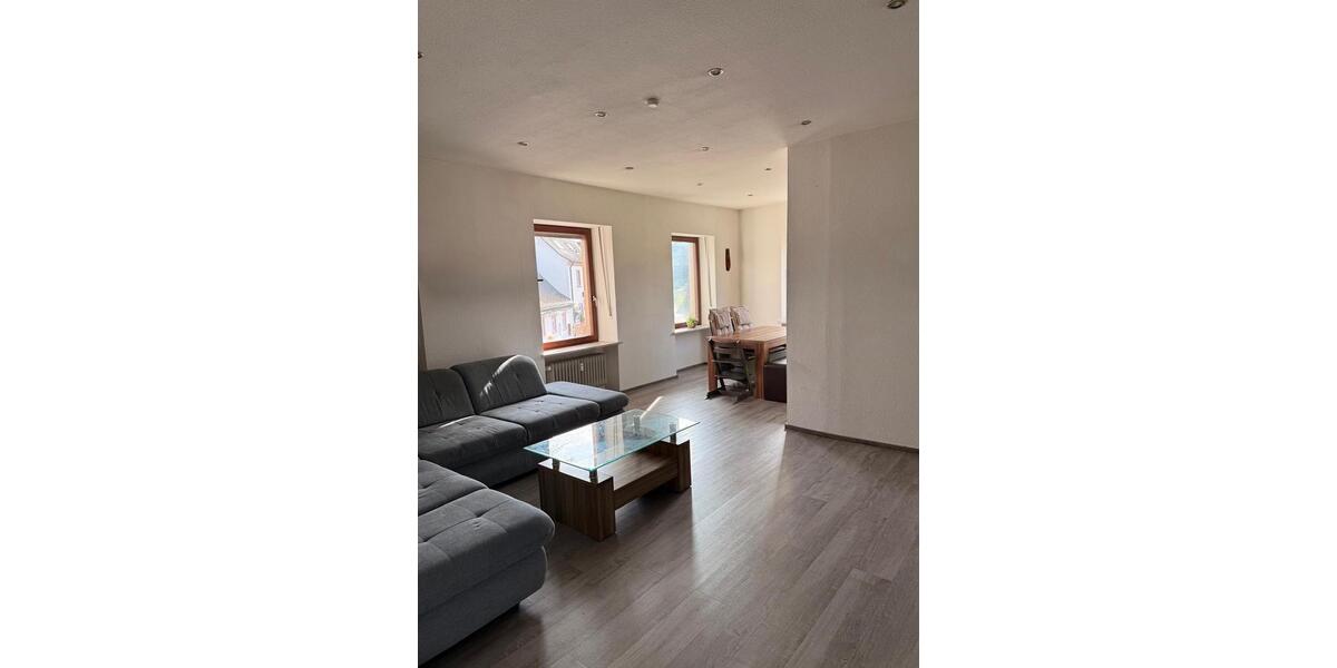 Etagenwohnung Hösbach - 4 Zimmer, 135 m&sup2;, 330.000&euro; | Angebot:25793998