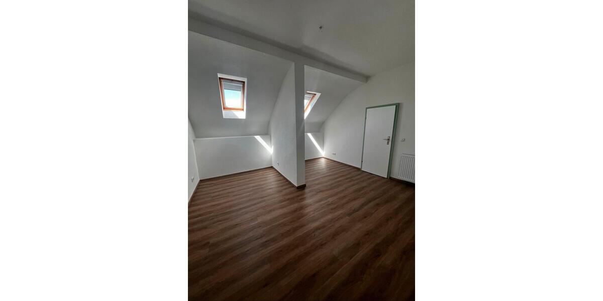 Einfamilienhaus Münster (Hessen) - 9 Zimmer, 195 m&sup2;, 2.175&euro; | Angebot:26591385