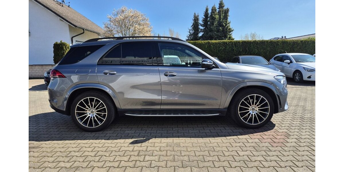Mercedes-Benz GLE 400 d 4M AMG Line AHK Panorama Rückfahrkamera 83.401 km 57.890 &euro; Rodgau 63110