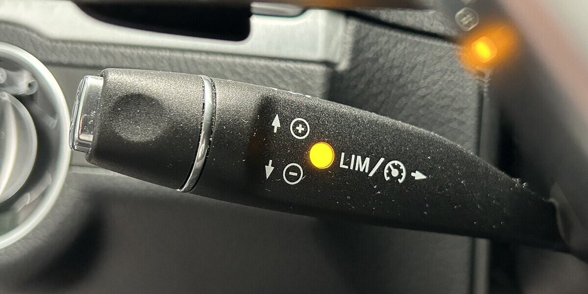 Mercedes-Benz E 220 d Coupe SPORTPAKET AMG-NAVI-MULTIKONTURSIT 64.869 km 24.389 &euro; Groß-Umstadt 64823