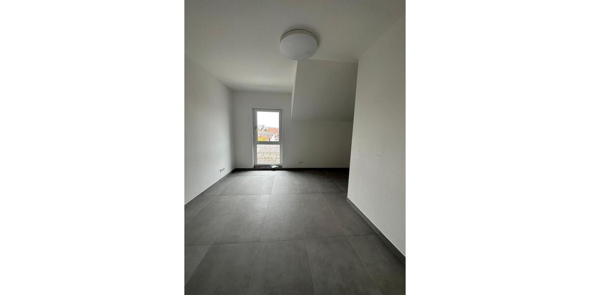 Dachgeschoßwohnung Erlenbach am Main - 5 Zimmer, 139 m&sup2;, 1.900&euro; | Angebot:26424663
