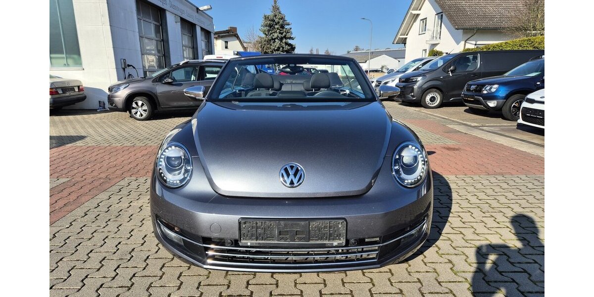 VW Beetle Sport Fender Soundsystem, Bi-Xenon, Navigat 68.122 km 16.890 &euro; Rodgau 63110