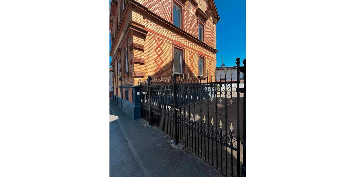 Einfamilienhaus Münster (Hessen) - 9 Zimmer, 195 m&sup2;, 2.175&euro; | Angebot:26591385