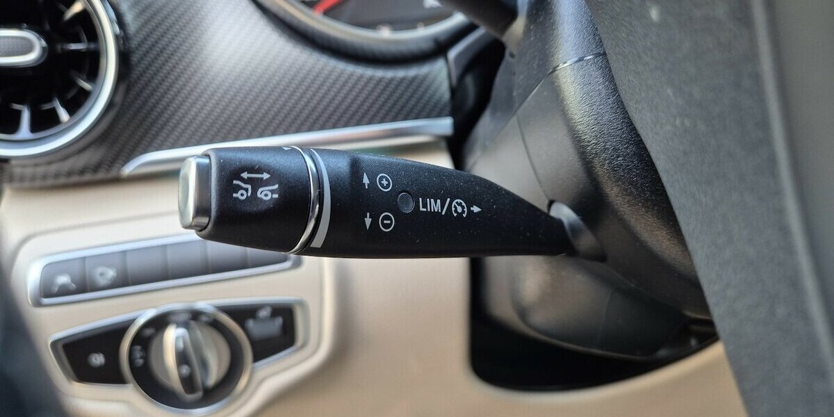 Mercedes-Benz V 300 d AVANTGARDE EDITION lang AMG Line Distronic 29.700 km 57.900 &euro; Rodgau 63110