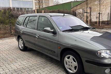 Renault Megane 139.541 km 1.700 &euro; Hanau 63454